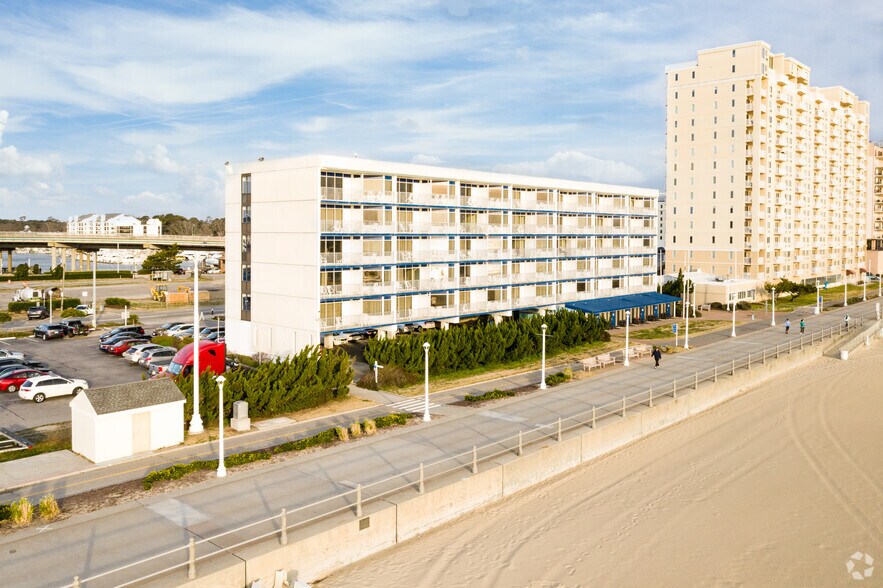 215 Atlantic Ave, Virginia Beach, VA à vendre - Photo de l’immeuble – Image 2 sur 8