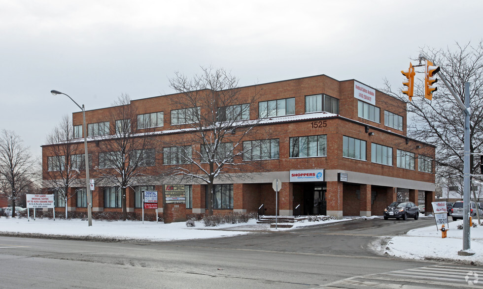 1525 Albion Rd, Toronto, ON à louer - Photo de l’immeuble – Image 2 sur 6
