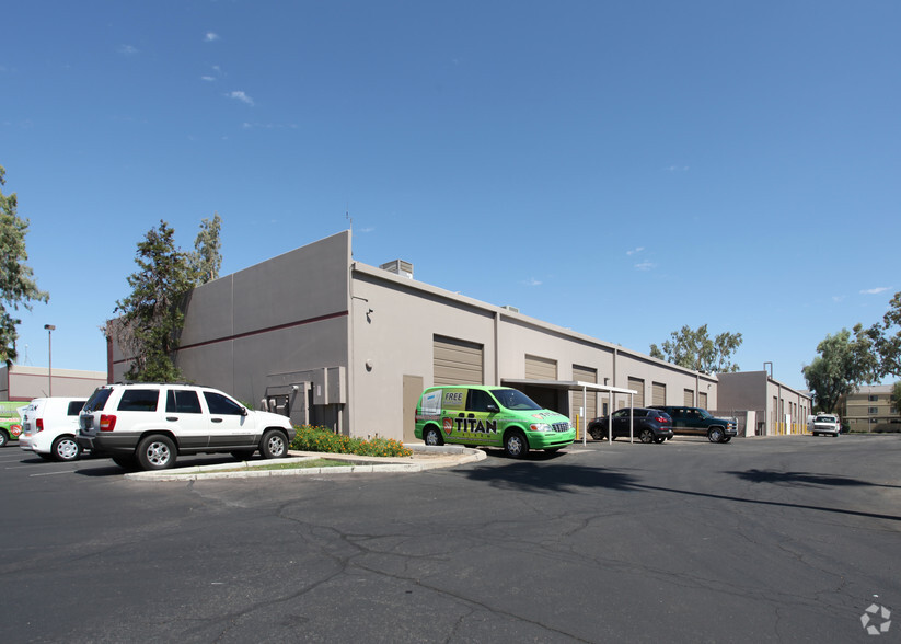 2401 W Behrend Dr, Phoenix, AZ à louer - Photo de l’immeuble – Image 3 sur 5