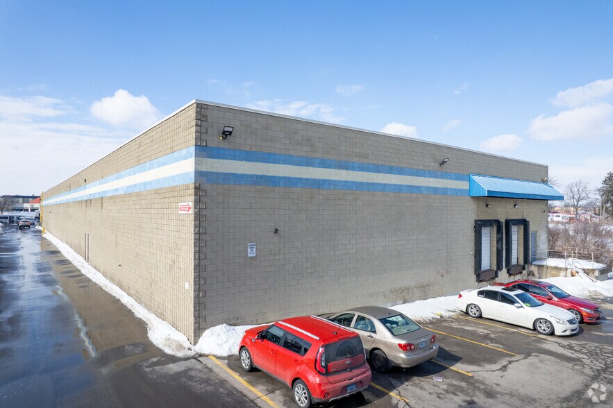1379 Upper James St, Hamilton, ON à louer - Photo de l’immeuble – Image 2 sur 2