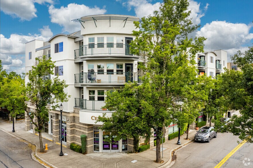 302-324 NE Roberts Ave, Gresham, OR à vendre - Photo principale – Image 1 sur 4