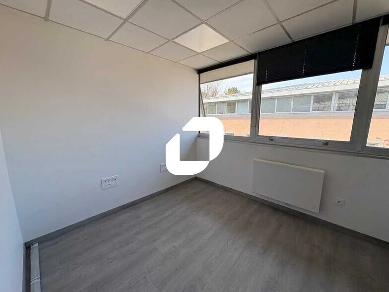 Bureau dans Saint-Germain-en-Laye à louer - Photo de l’immeuble – Image 2 sur 4