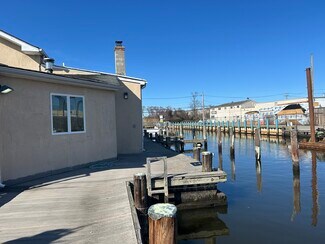 Plus de détails pour 9 Degnon Blvd, Bay Shore, NY - Bureau à vendre