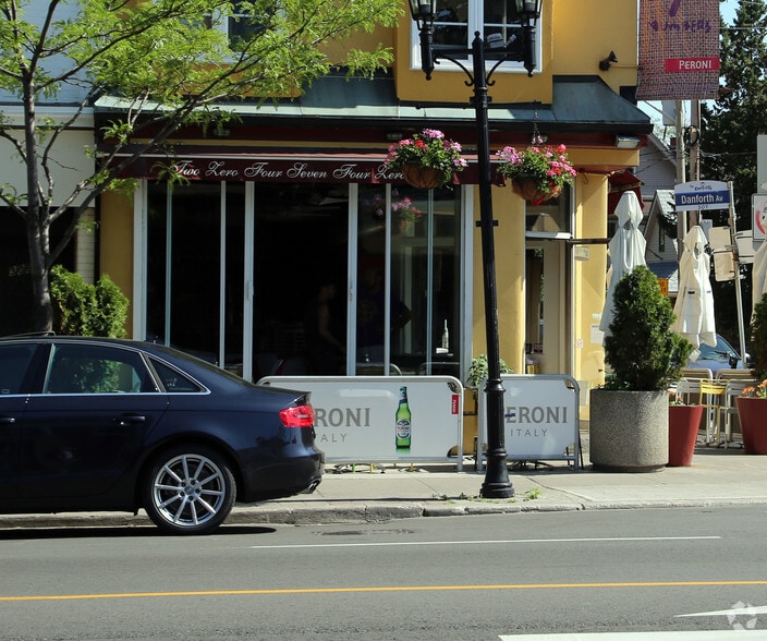 307 Danforth Ave, Toronto, ON à louer - Photo de l’immeuble – Image 2 sur 3