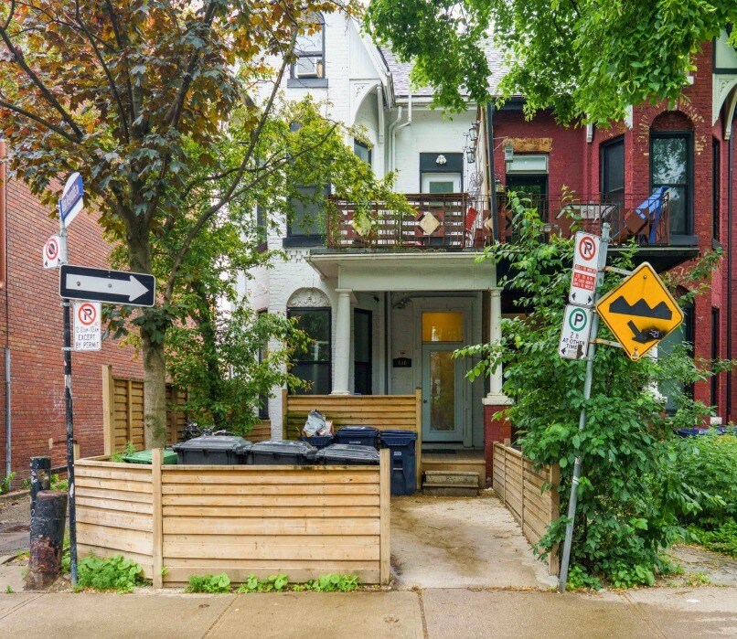400 Euclid Ave, Toronto, ON à vendre Photo de l’immeuble– Image 1 sur 9