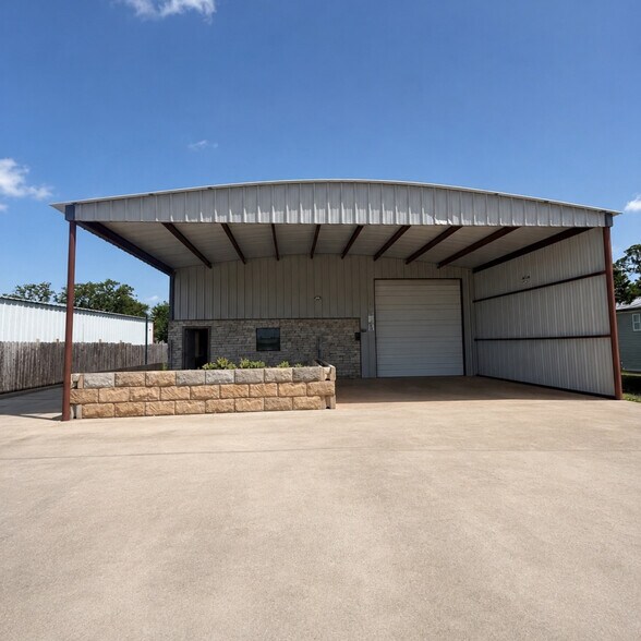 1360 W State Highway 71, Bastrop, TX à louer - Photo de l’immeuble – Image 2 sur 14