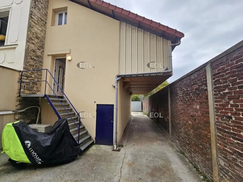 Local d’activités dans Ivry-sur-Seine à louer - Photo de l’immeuble – Image 3 sur 17