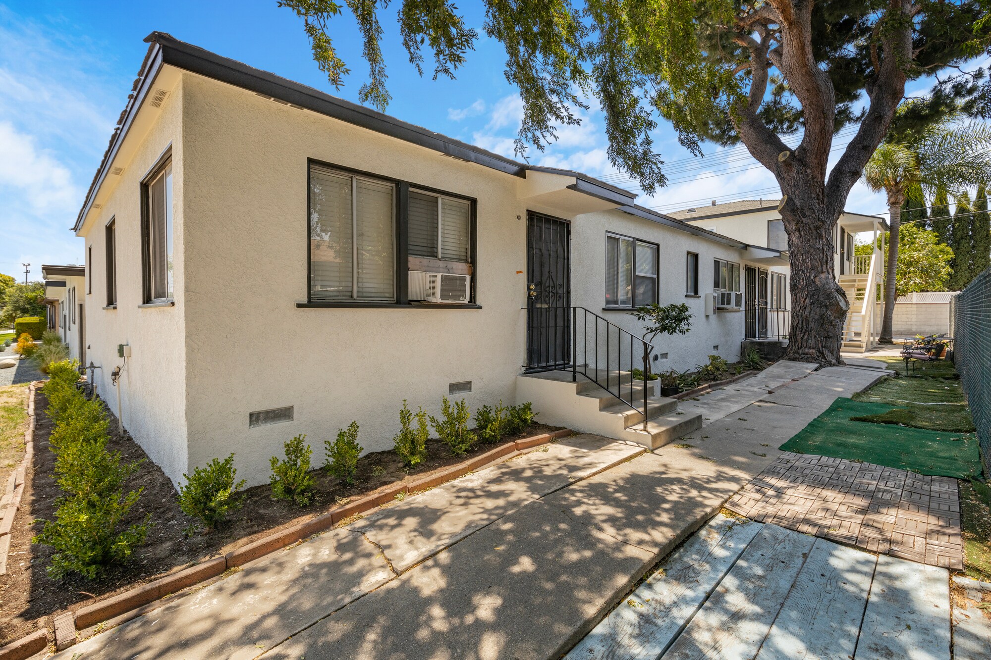1515 N Hollywood Way, Burbank, CA à vendre Photo de l’immeuble– Image 1 sur 40