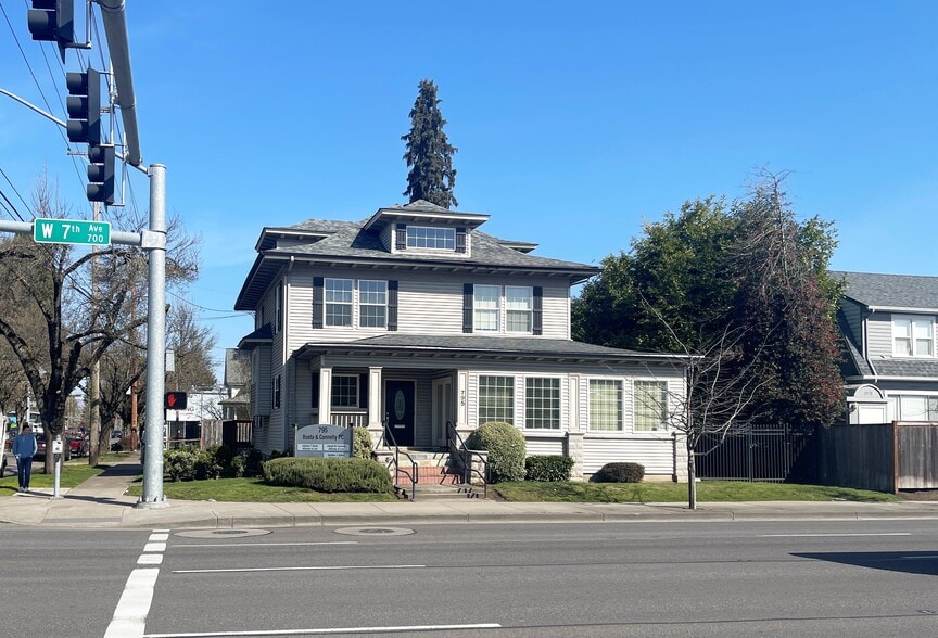 795 W 7th Ave, Eugene, OR à louer - Photo de l’immeuble – Image 2 sur 13