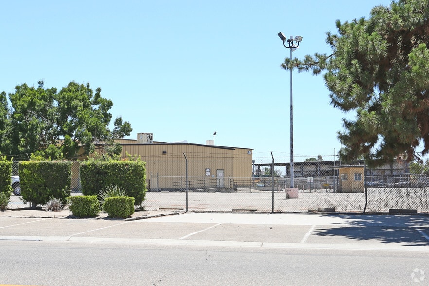 1775 Park St, Selma, CA à vendre - Photo de l’immeuble – Image 3 sur 7