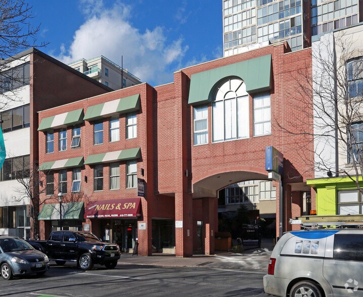 120 Adelaide St E, Toronto, ON à louer - Photo de l’immeuble – Image 2 sur 2