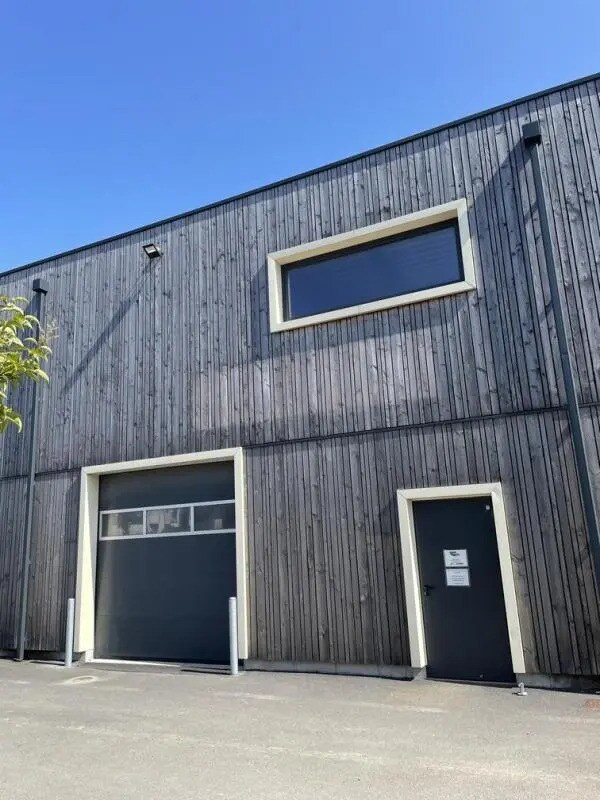 Plus de détails pour Local d'activités à louer