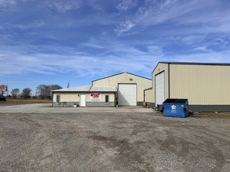 328 S Interstate Dr, Sikeston, MO à louer - Photo de l’immeuble – Image 2 sur 21