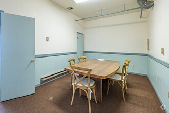 230 US Highway 206, Hillsborough, NJ à vendre Photo intérieure– Image 2 sur 6