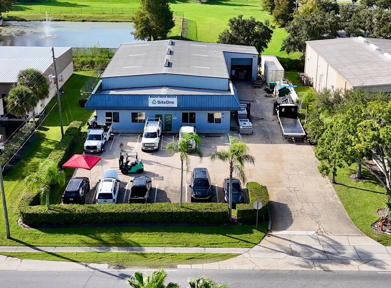 4305 St. John's Pky, Sanford, FL à louer Photo de l’immeuble– Image 1 sur 8