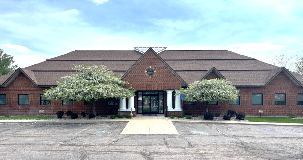 105-107 Winston Dr, Marshall, MI à louer - Photo de l’immeuble – Image 3 sur 17