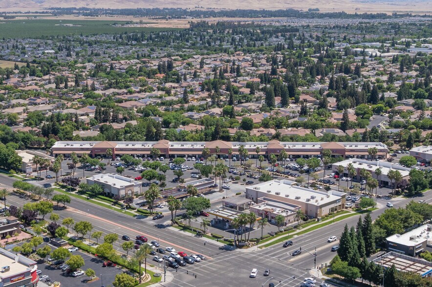 Parkway Trails Shopping Center portefeuille de 3 biens à vendre sur LoopNet.fr - Photo de l’immeuble – Image 3 sur 9
