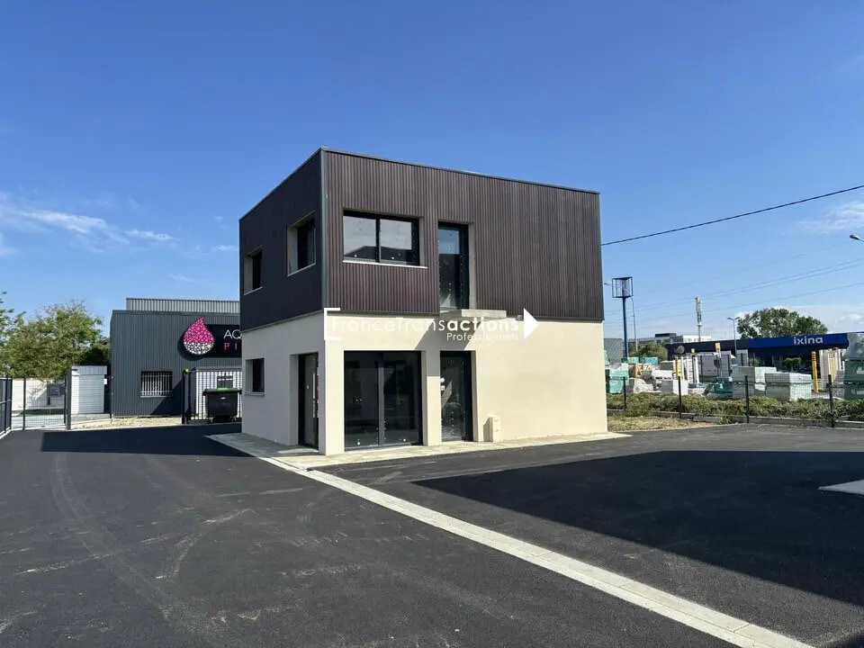 Local commercial dans Saint-Alban à louer Photo de l’immeuble– Image 1 sur 9