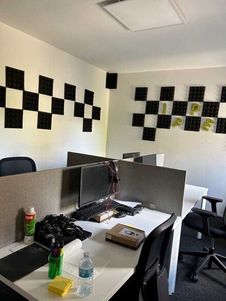 Bureau dans Le Mesnil-Esnard à louer - Photo intérieure – Image 2 sur 3