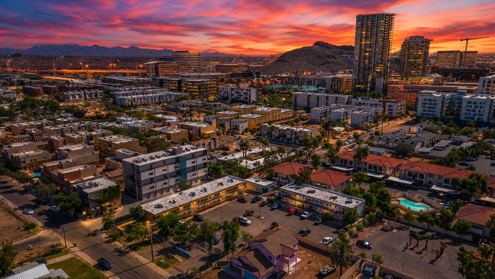 Heart of Tempe | 33-Units portefeuille de 2 biens à vendre sur LoopNet.fr Photo de l’immeuble– Image 1 sur 22