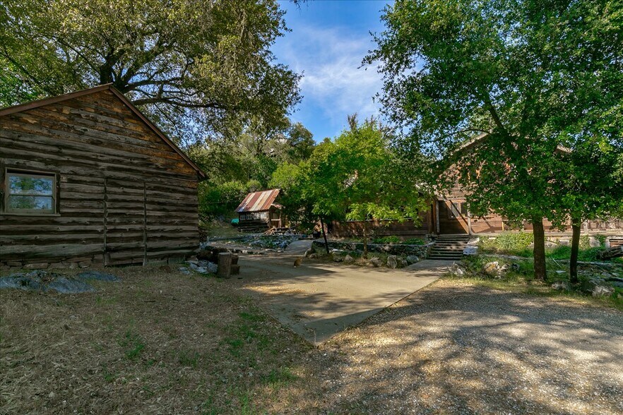2690 San Domingo Rd, Murphys, CA à vendre - Photo de l’immeuble – Image 2 sur 35