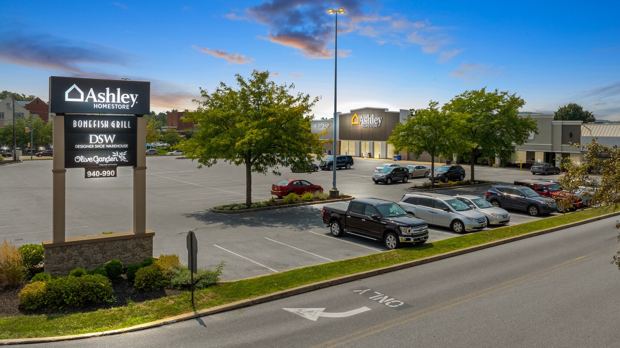 Park City Plaza portefeuille de 2 biens à vendre sur LoopNet.fr Photo de l’immeuble– Image 1 sur 8