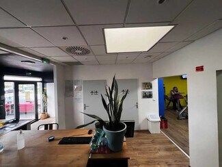 Plus de détails pour Local d'activités à louer