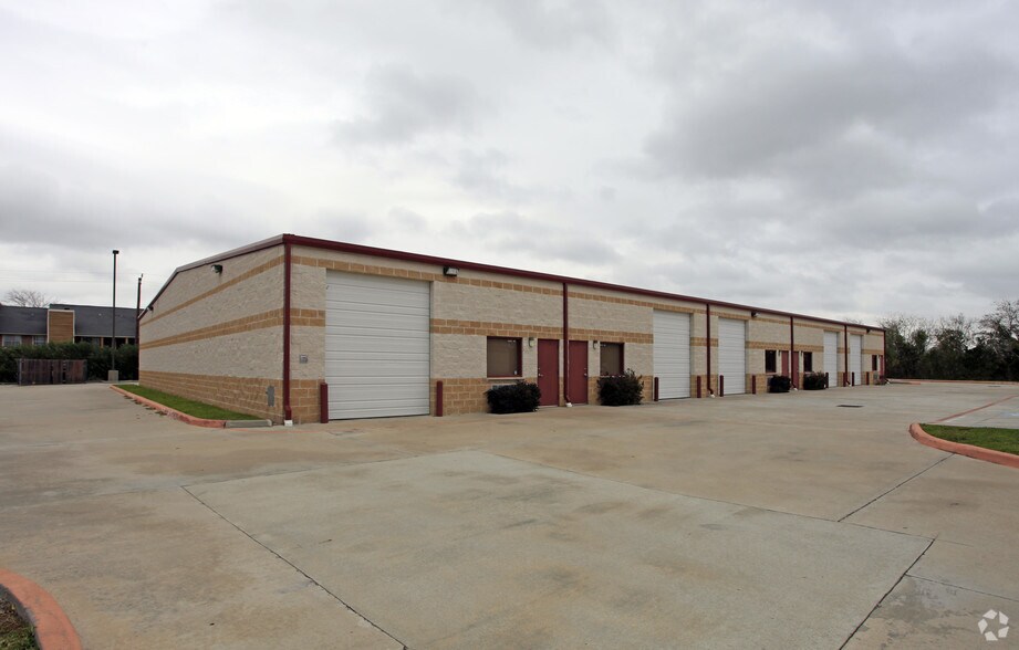 2911 E Broadway, Pearland, TX à louer - Photo de l’immeuble – Image 3 sur 3