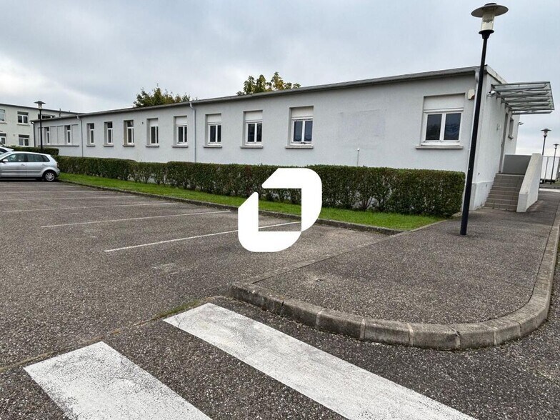 Bureau dans Entzheim à louer - Photo de l’immeuble – Image 1 sur 9