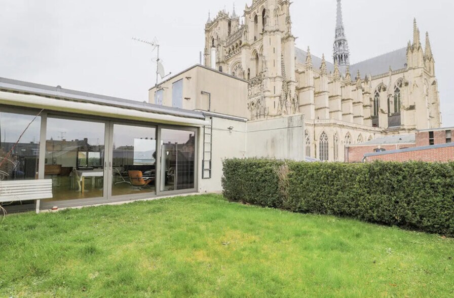 Bureau dans Amiens à vendre - Photo de l’immeuble – Image 2 sur 8