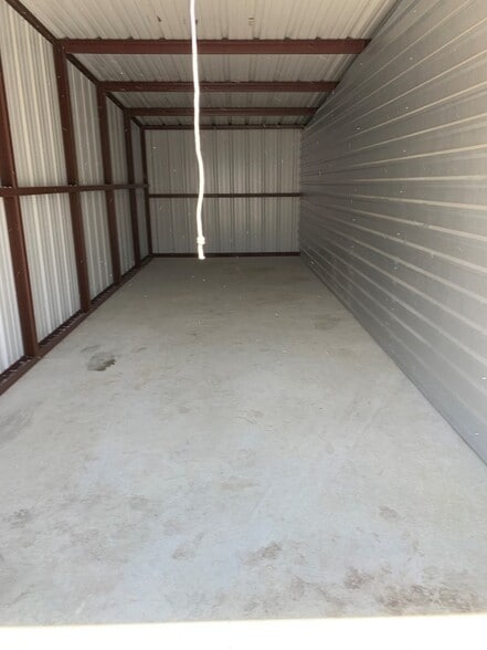 1309 N Stemmons St, Sanger, TX à vendre - Photo intérieure – Image 3 sur 7