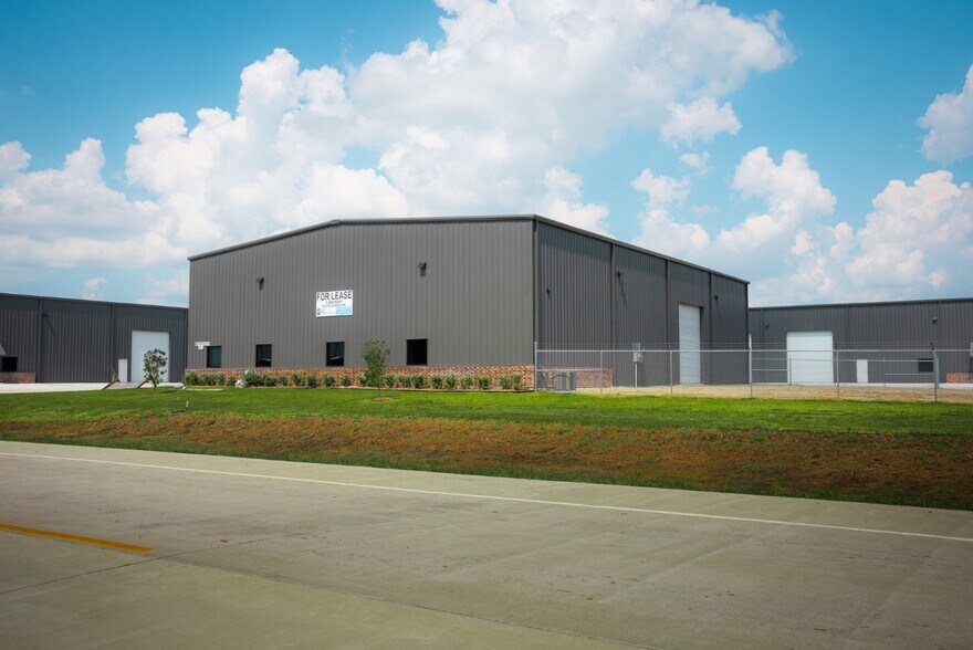 8490 Industrial Pky, Beaumont, TX à louer - Photo de l’immeuble – Image 2 sur 18