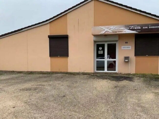 Plus de détails pour Local d’activités à vendre