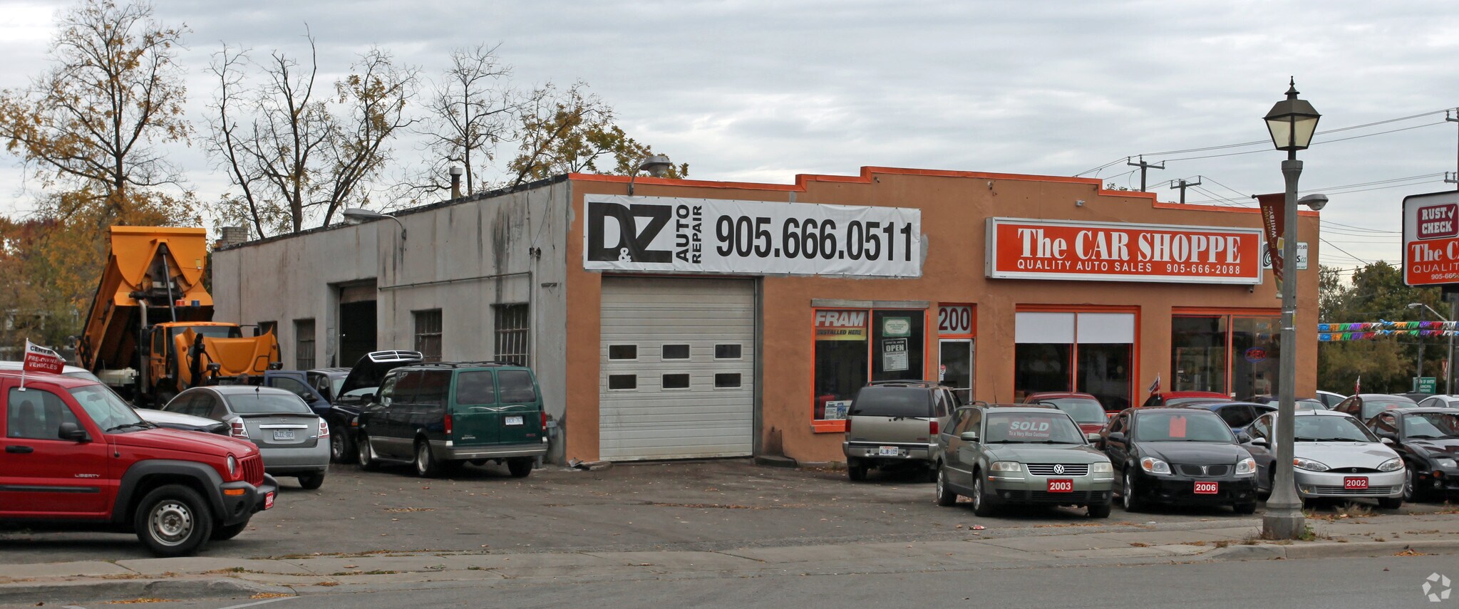 200 Dundas St W, Whitby, ON à vendre Photo principale– Image 1 sur 4