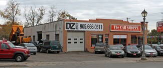 Plus de détails pour 200 Dundas St W, Whitby, ON - Local commercial à vendre