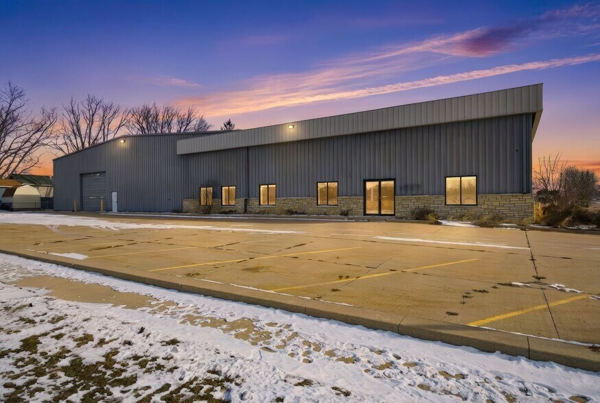 1199 44th St, Marion, IA à vendre - Photo principale – Image 1 sur 62