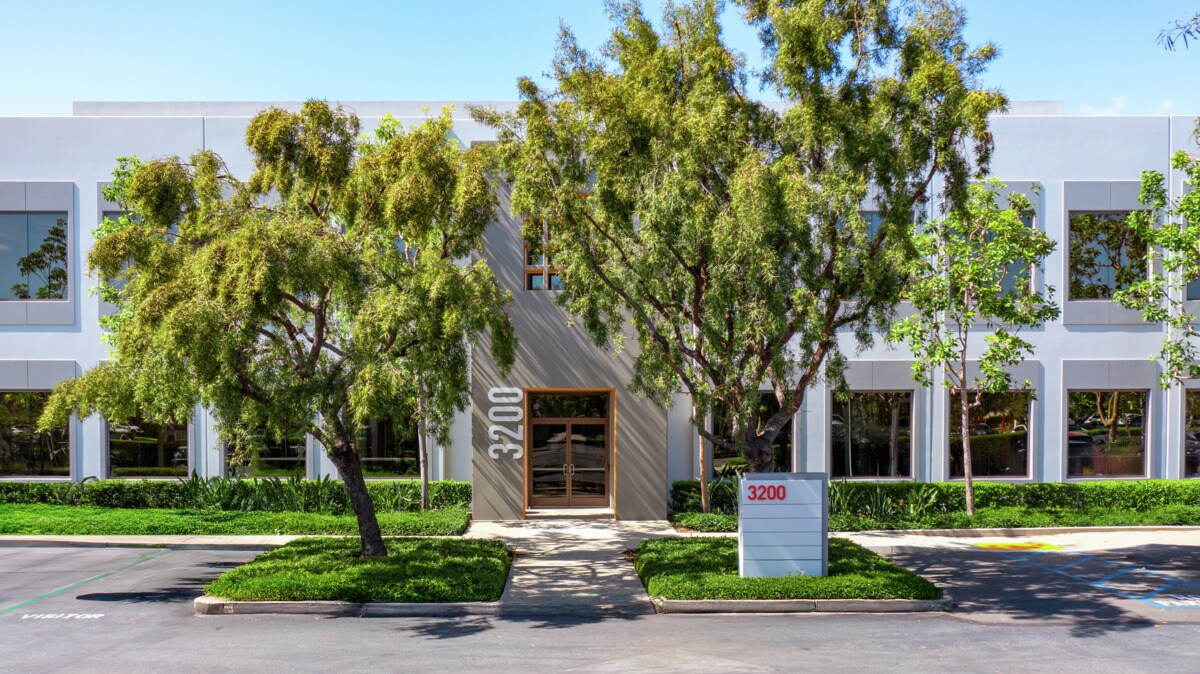 3200 El Camino Real, Irvine, CA à louer Photo de l’immeuble– Image 1 sur 14