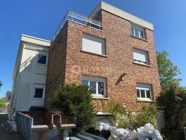 Bureau dans Poissy à vendre - Photo de l’immeuble – Image 1 sur 10