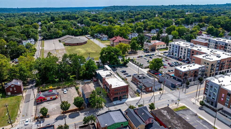 6011 Madison Rd, Cincinnati, OH à vendre - Photo de l’immeuble – Image 2 sur 25