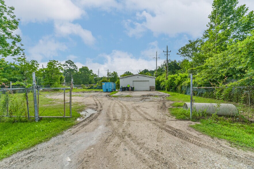 14133 Ravendale Rd, Humble, TX à vendre - Photo de l’immeuble – Image 3 sur 18