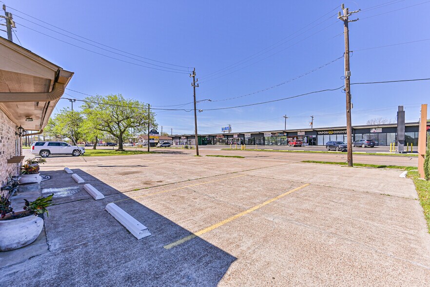 5001 Luella Ave, Deer Park, TX à vendre - Photo de l’immeuble – Image 2 sur 32