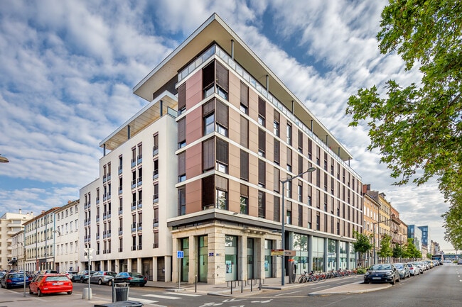 Plus de détails pour 19 Quai Perrache, Lyon - Logement à vendre