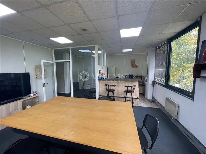 Bureau dans Créteil à louer - Photo de l’immeuble – Image 2 sur 5