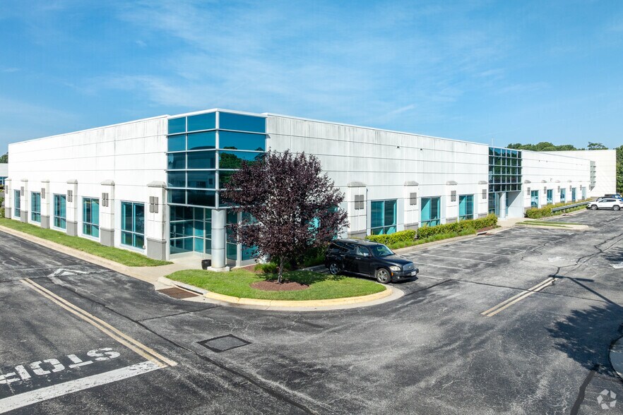 7229 Parkway Dr, Hanover, MD à louer - Photo de l’immeuble – Image 1 sur 5