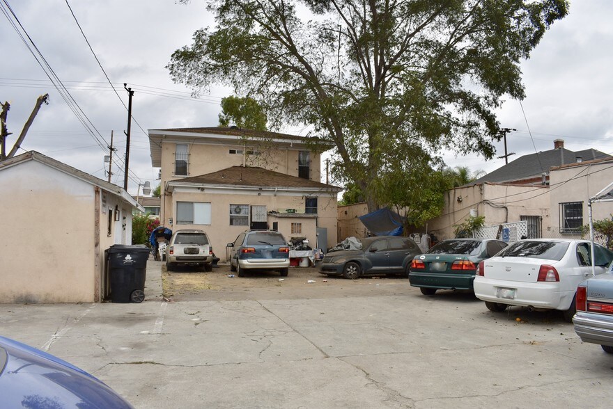 1627 S Burlington Ave, Los Angeles, CA à vendre - Photo de l’immeuble – Image 3 sur 37