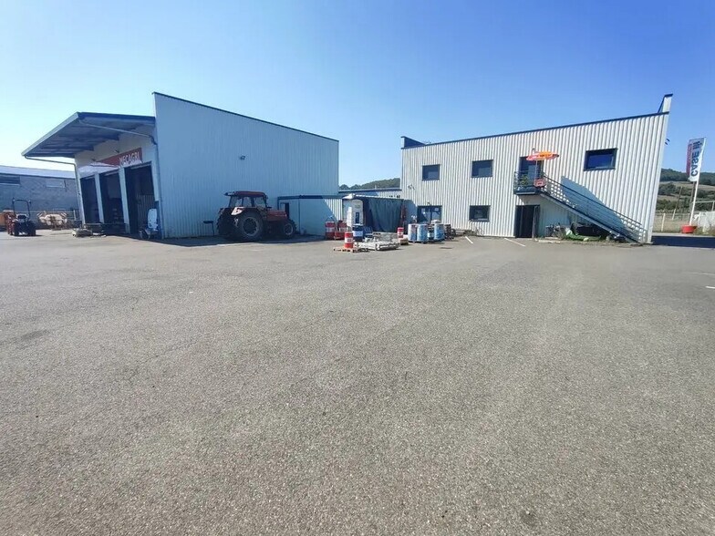 Local d'activités dans Moidieu-Détourbe à vendre - Photo de l’immeuble – Image 3 sur 7