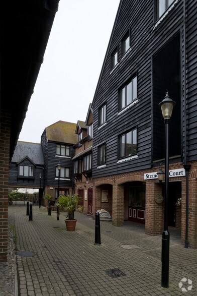1-2 Strand Ct, Rye à vendre - Photo de l’immeuble – Image 3 sur 13