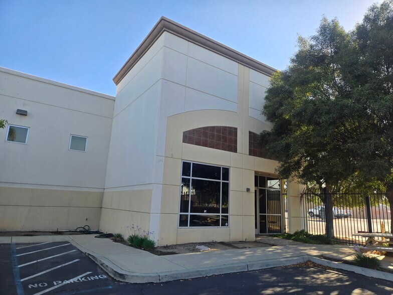 3110 Indian Ave, Perris, CA à louer - Photo de l’immeuble – Image 1 sur 11