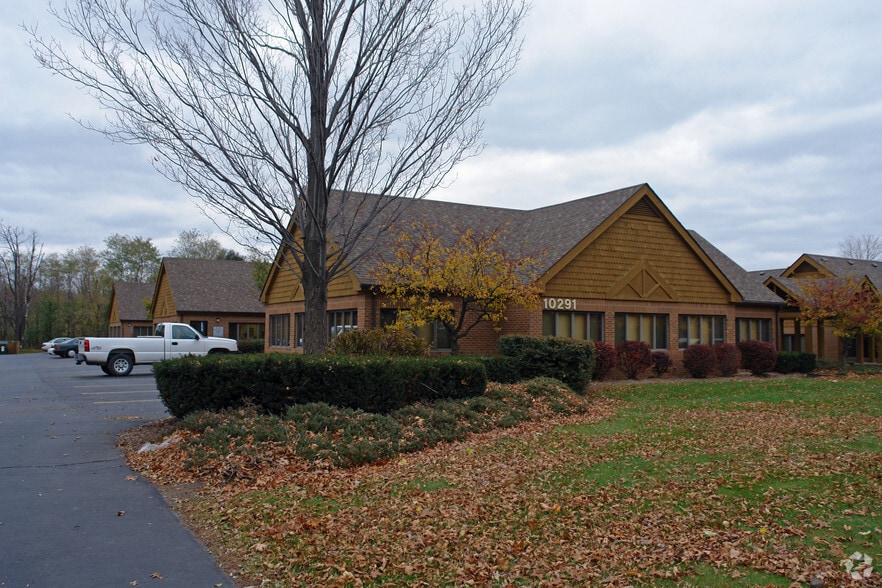 10291 Grand River Rd, Brighton, MI à louer - Photo de l’immeuble – Image 3 sur 14
