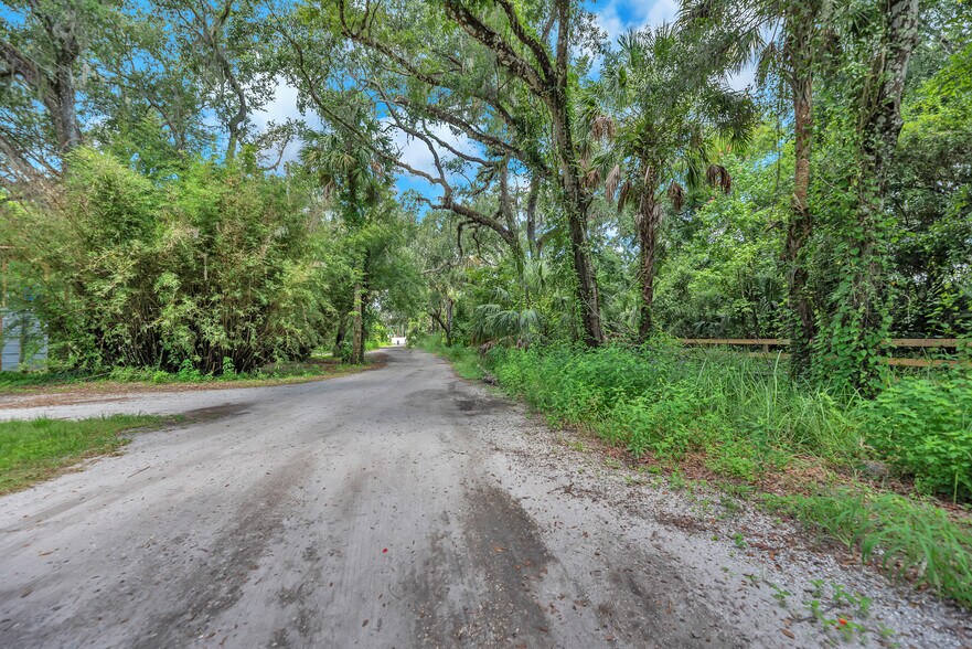 4572 Alafia Canoe Trl, Valrico, FL à vendre - Photo de l’immeuble – Image 2 sur 20